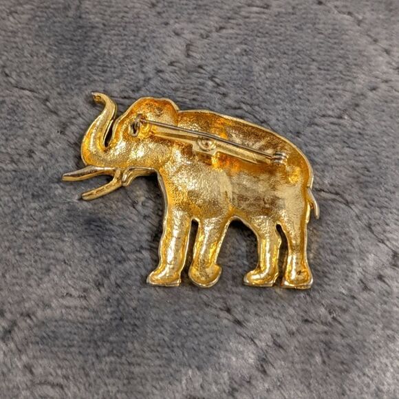 Vintage 1980's Goldtone Elephant w/ Tusks Brooche - Picture 3 of 5